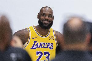 Shams:詹姆斯对未来也无定论 虽有可能留湖人但他也将是自由球员 Shams:詹姆斯对未来也无定论 虽有可能留湖人但他也将是自由球员